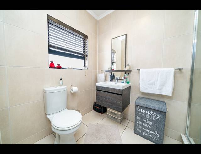 2 BEDROOM APARTMENT FOR SALE IN GREENSTONE HILL